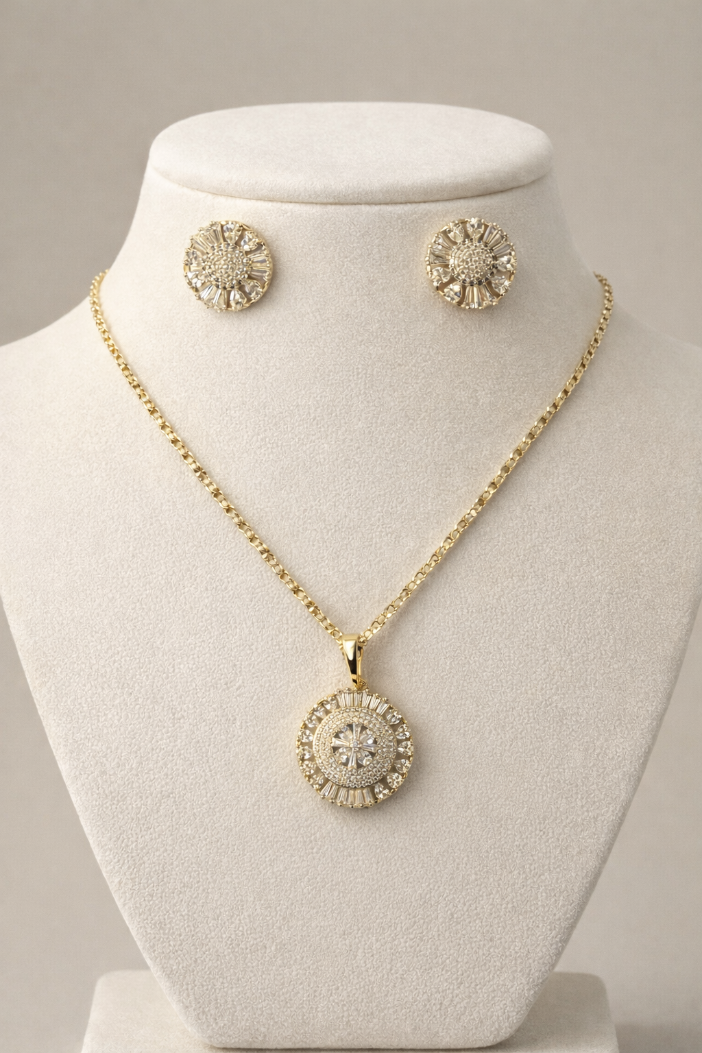 Radiant Sunburst Medallion Necklace & Stud Earrings Set – Gold Plated