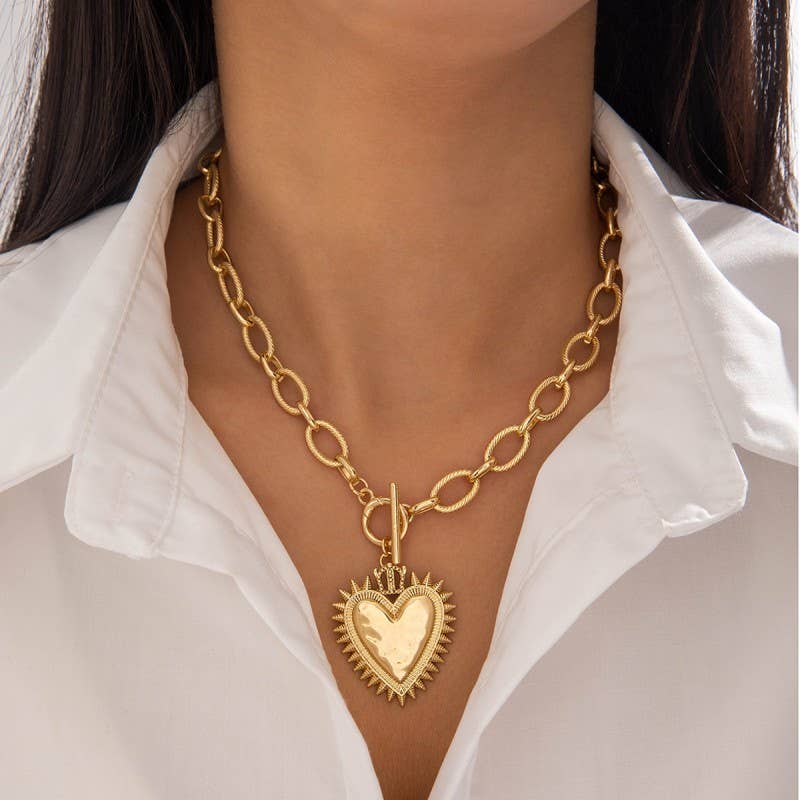 SPIKED HEART CHUNKY CHAIN TOGGLE NECKLACE | 40NK9575: GOLD