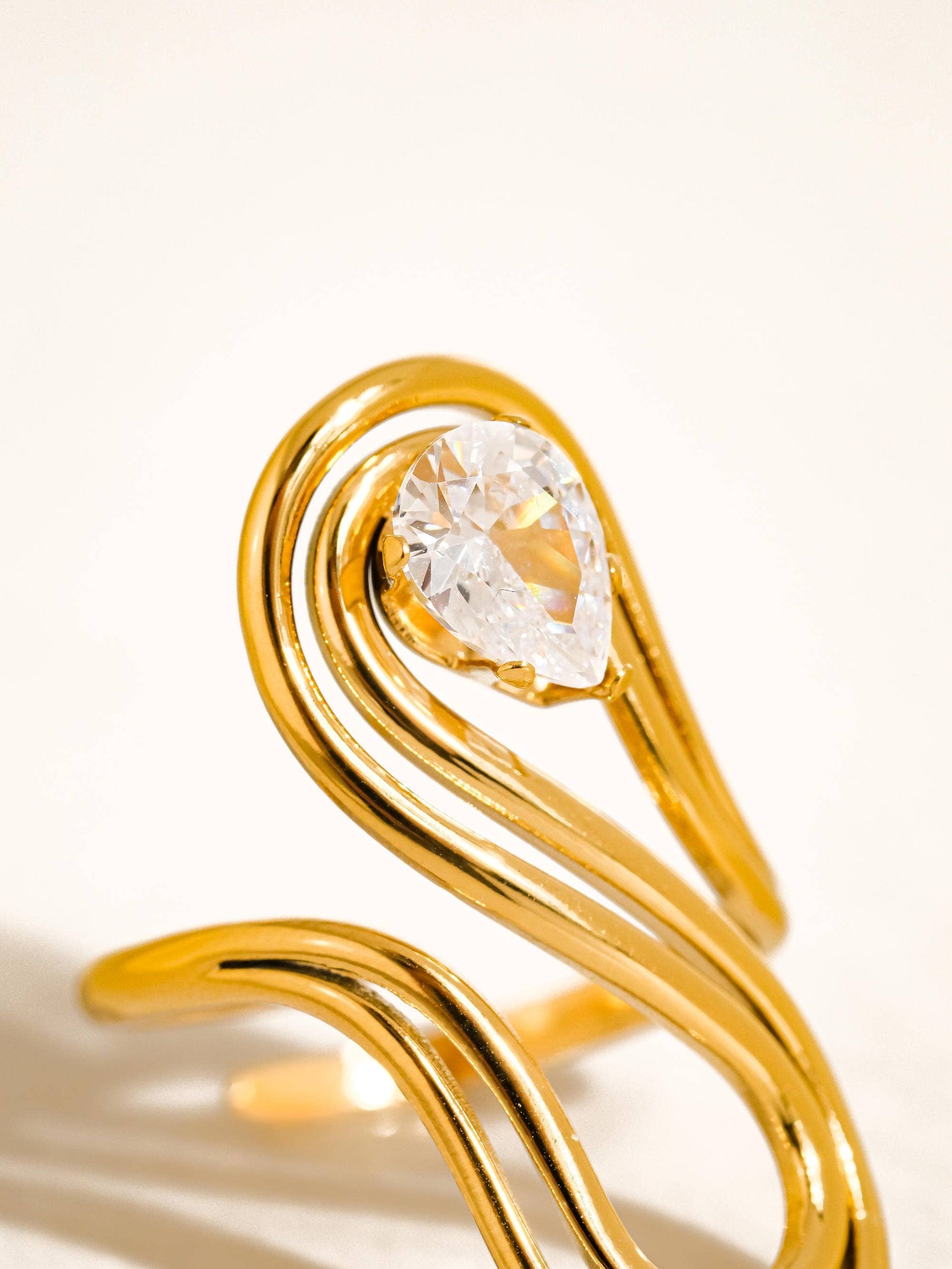 Monarque 18K Gold Non-Tarnish Abstract Oval CZ Ring: Yellow Gold