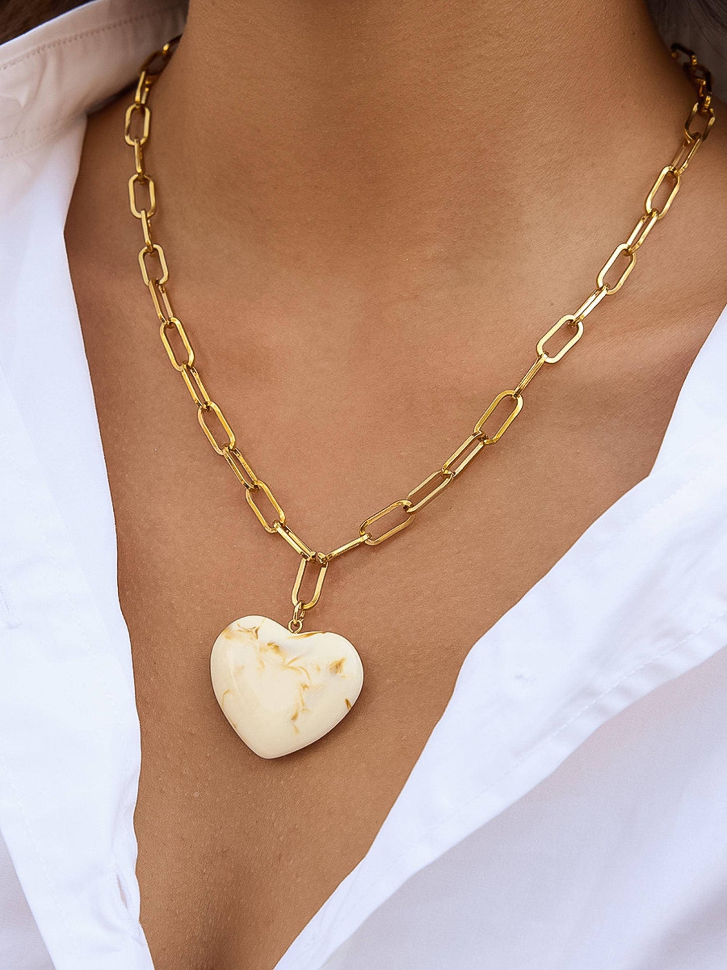 Rouelle 18K Gold Non-Tarnish Heart Chain Necklace: White