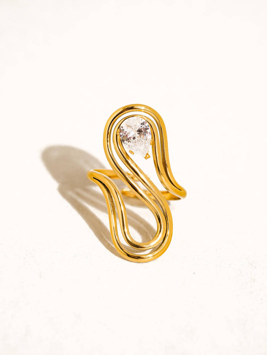 Monarque 18K Gold Non-Tarnish Abstract Oval CZ Ring: Yellow Gold
