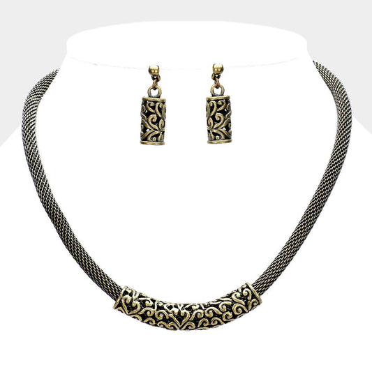 Embossed Metal Mesh Chain Necklace: Antique Gold